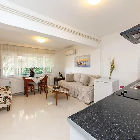 Sleek House With Garden Right By Sea In Bodrum Apartament *