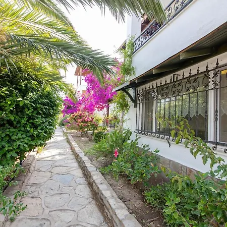 Sleek House With Garden Right By Sea In Bodrum アパート Karabağ